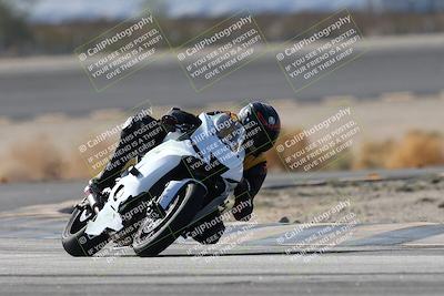 media/Nov-16-2025-Race Pace (Sun) [[8c5fa54630]]/Non Verified Riders (1st 20 Minutes)/1-Turn 14 (10am)/